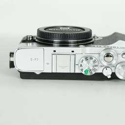 OLYMPUS PEN E-P7