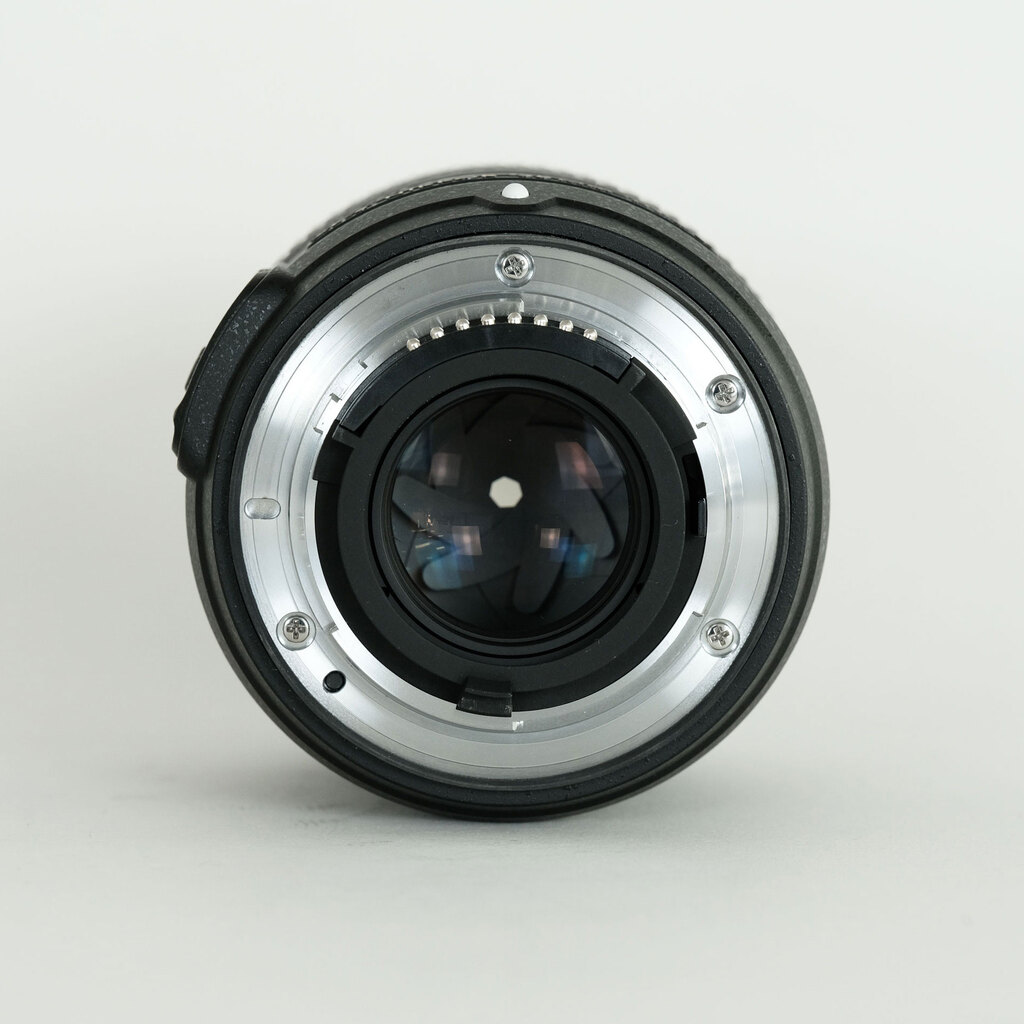 Nikon AF-S NIKKOR 35mm f/1.8G ED Nikon AF-S NIKKOR 35mm f/1.8G ED