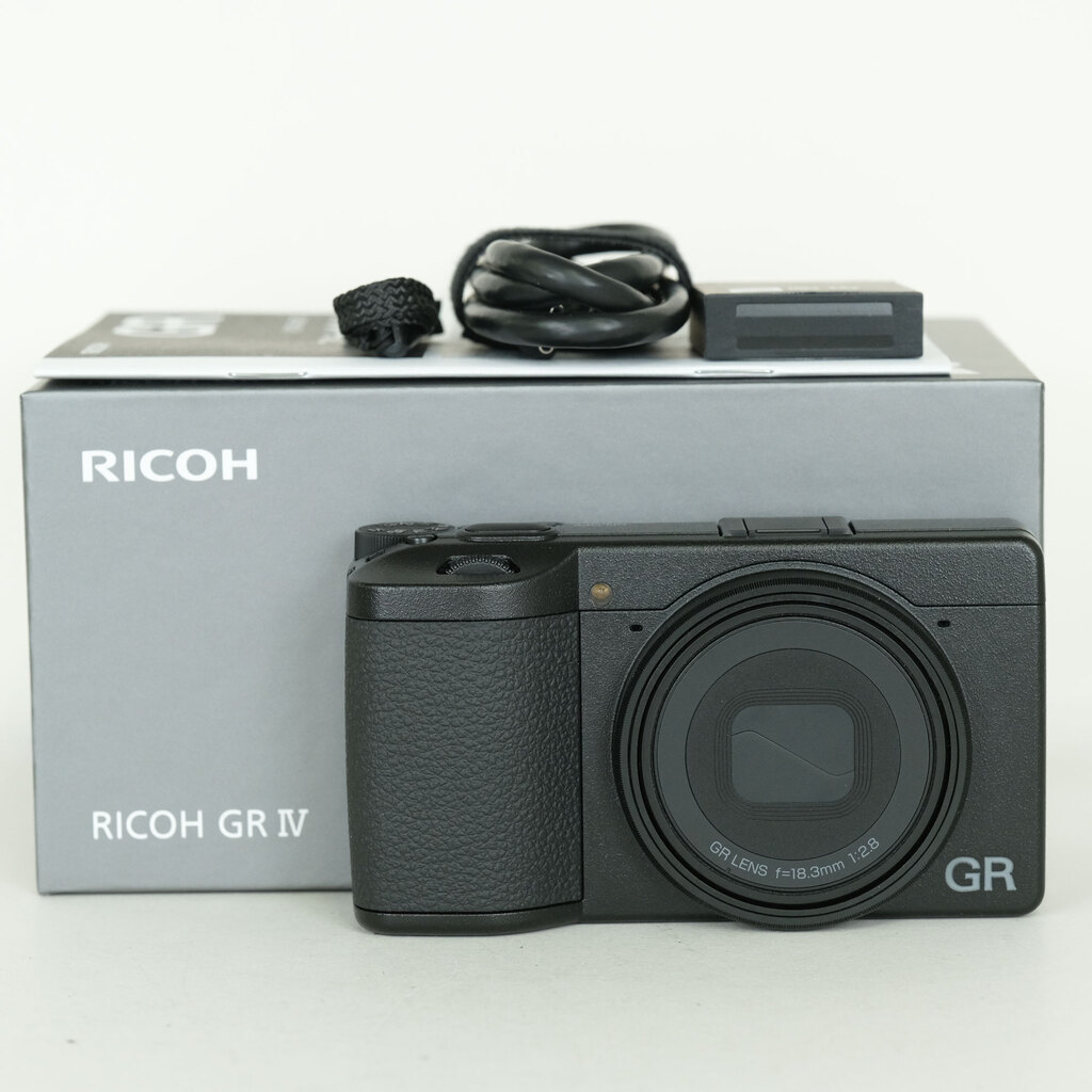 RICOH GR IV