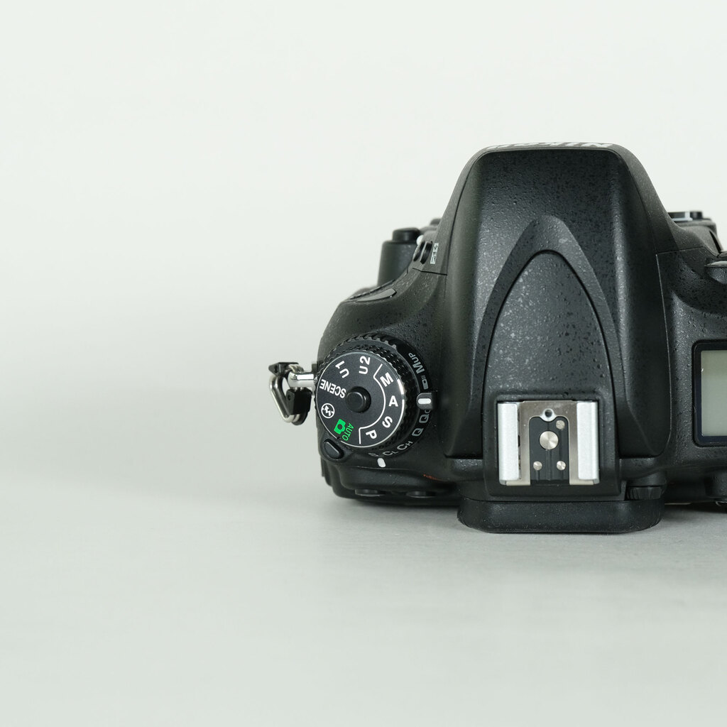 Nikon D610の出品 | ONE SCENE（ワンシーン）