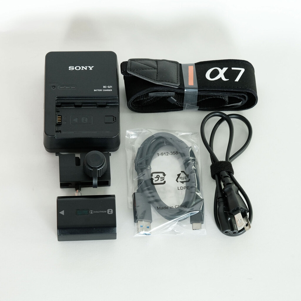 SONY α7R III(ILCE-7RM3) SONY α7R III(ILCE-7RM3)