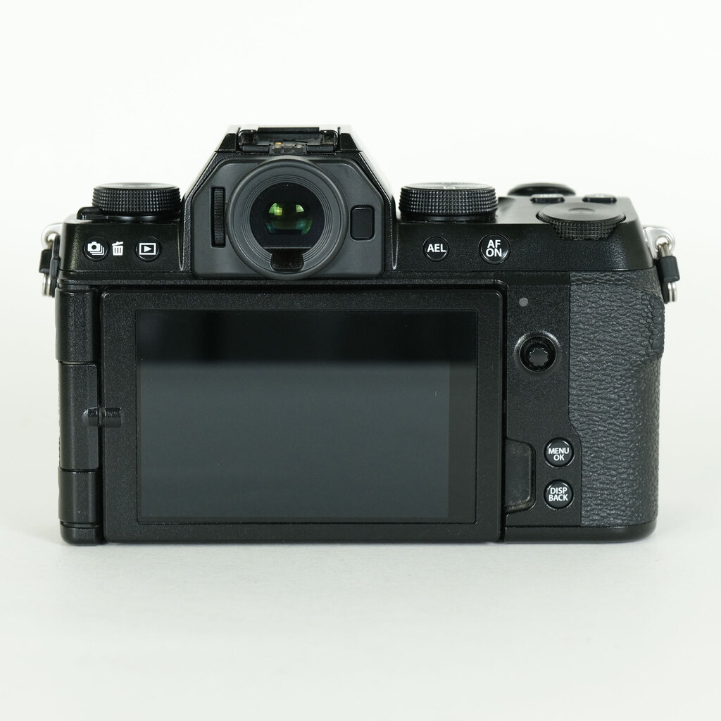 FUJIFILM X-S10