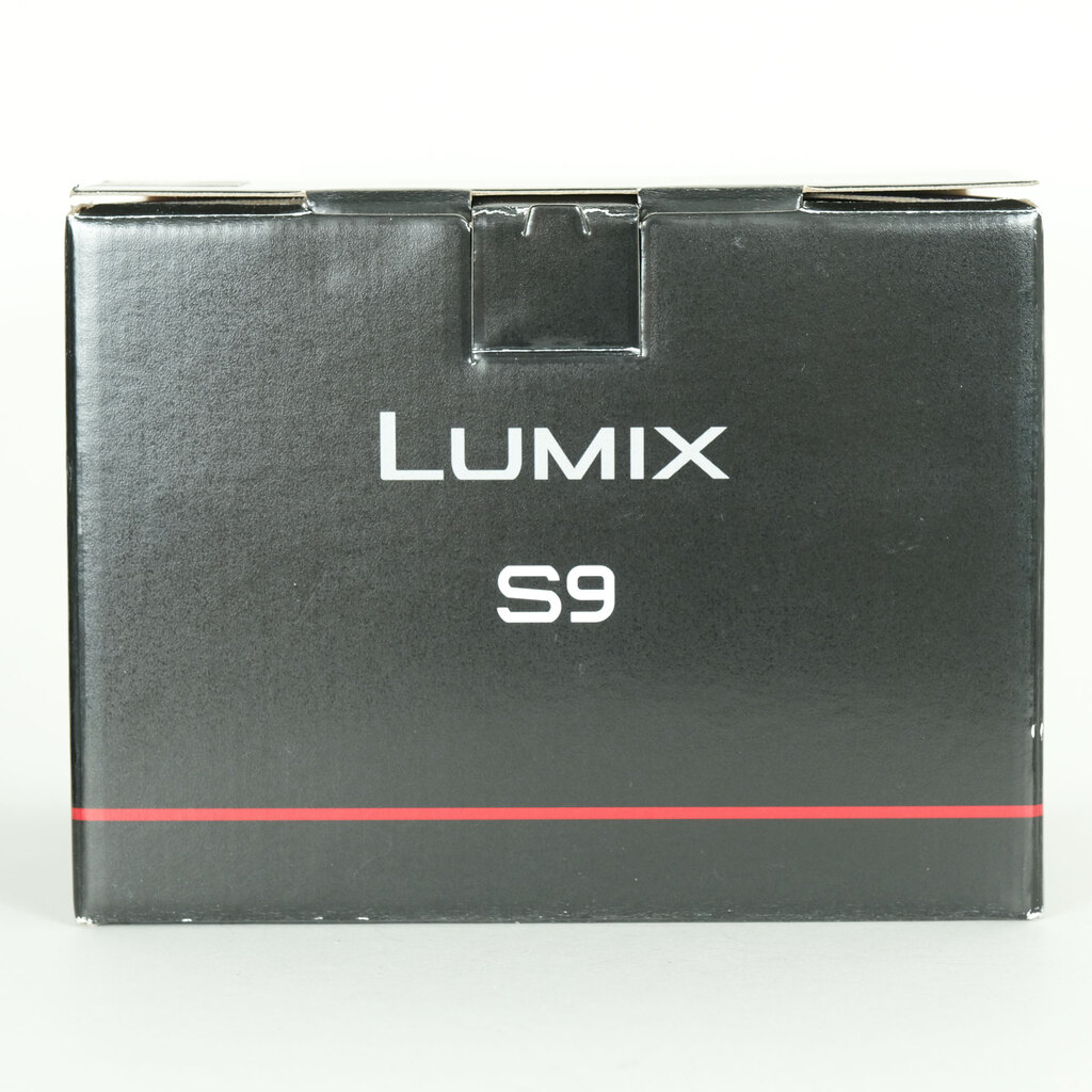 Panasonic LUMIX DC-S9