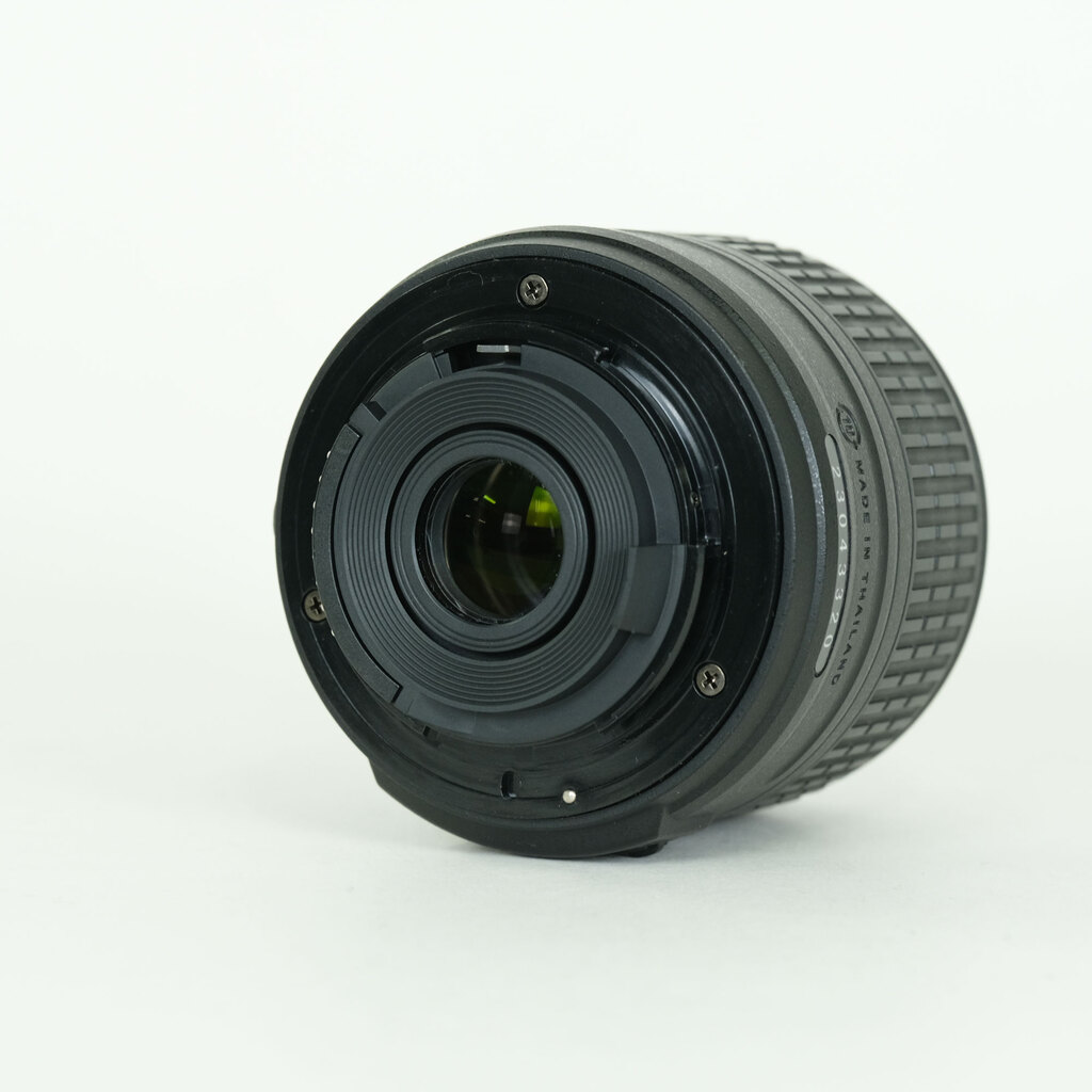 Nikon AF-S DX NIKKOR 18-55mm f3.5-5.6G VR II Nikon AF-S DX NIKKOR 18-55mm f3.5-5.6G VR II