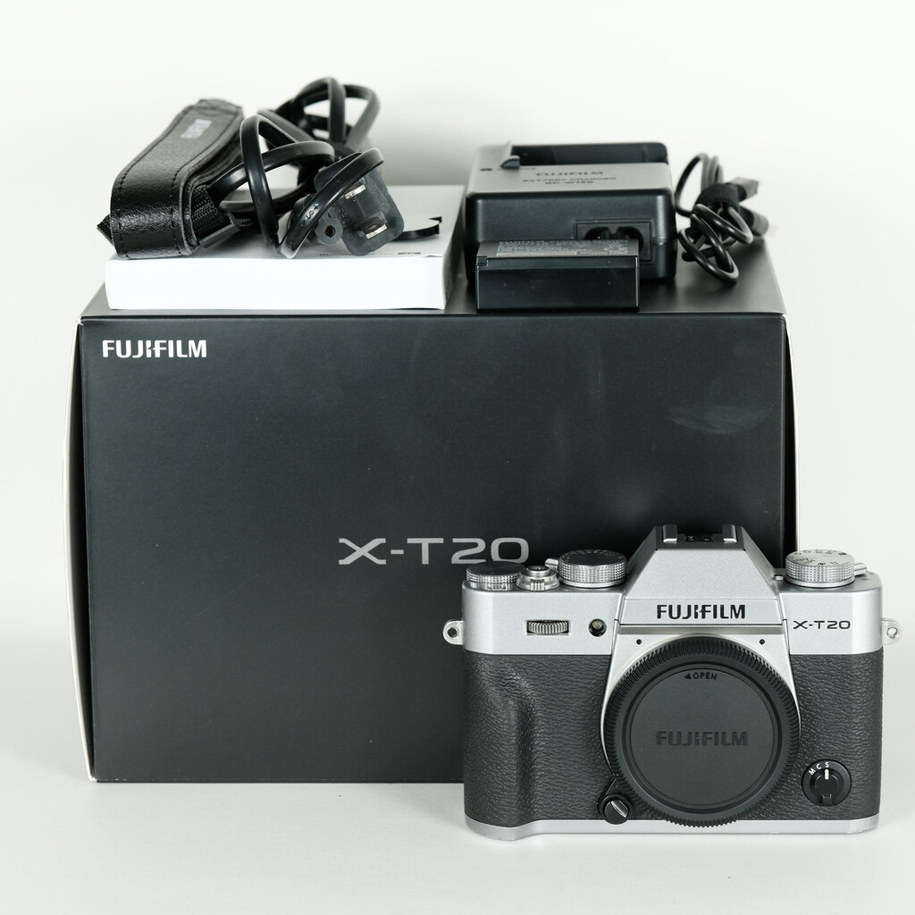 FUJIFILM X-T20