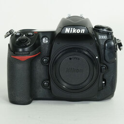 Nikon D300 ボディ