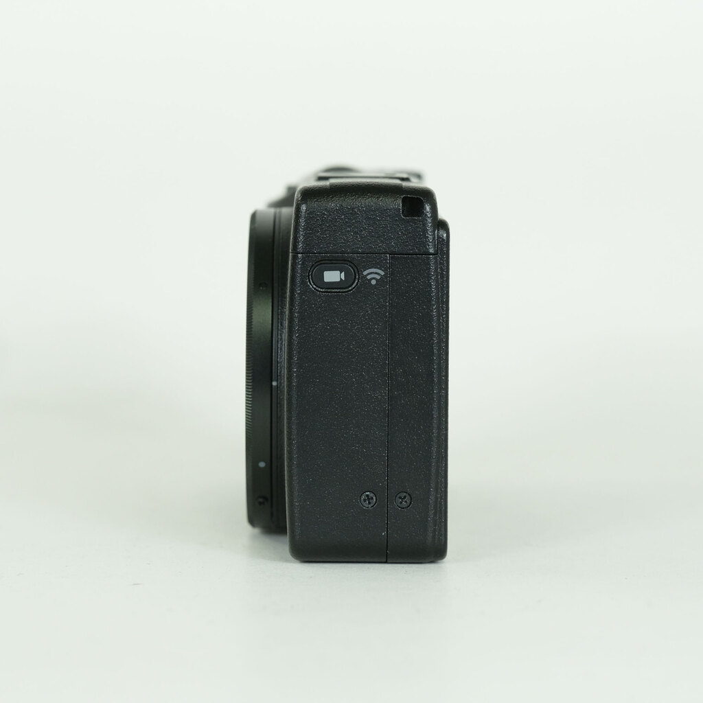 RICOH GR III