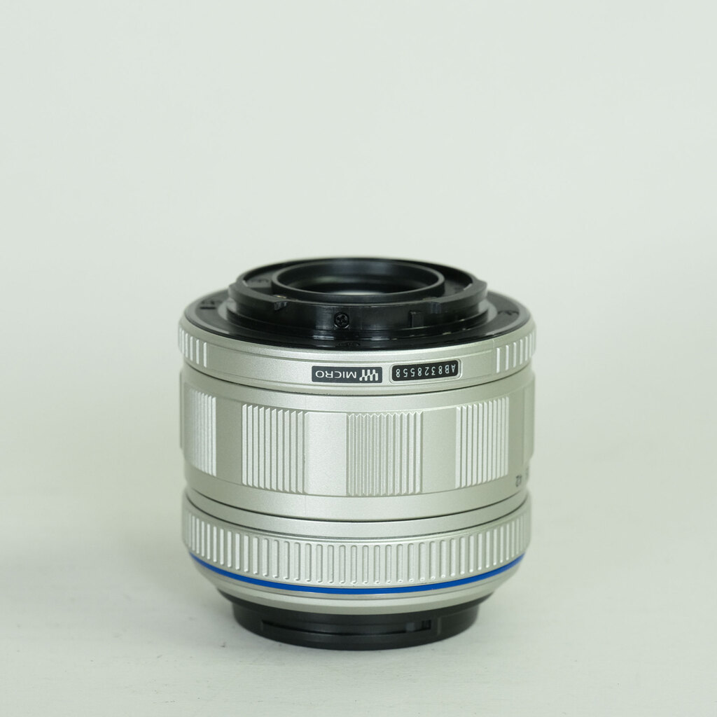 OLYMPUS M.ZUIKO DIGITAL 14-42mm F3.5-5.6 II シルバー