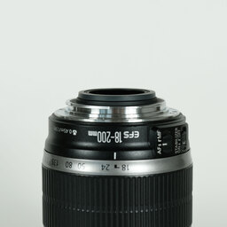 Canon EF-S18-200mm F3.5-5.6 IS