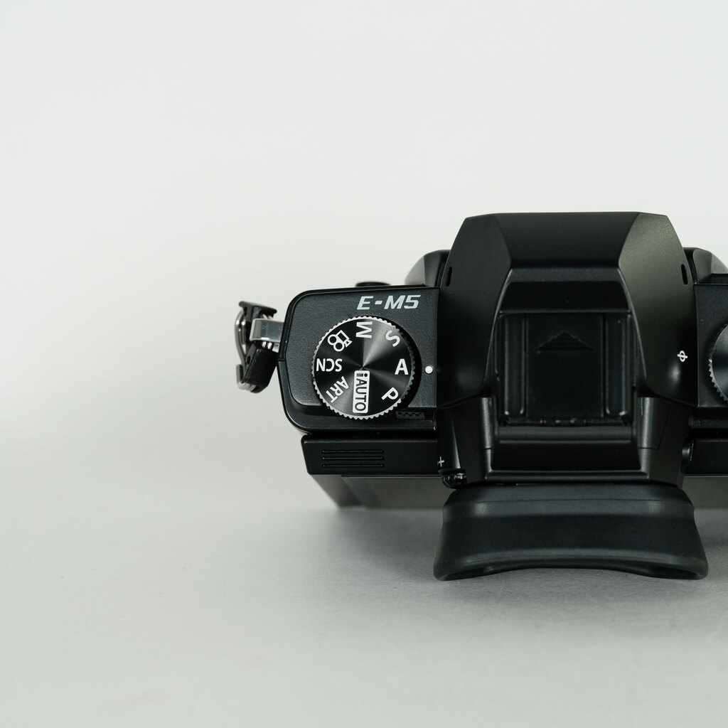 OLYMPUS OM-D E-M5 ボディ ブラック