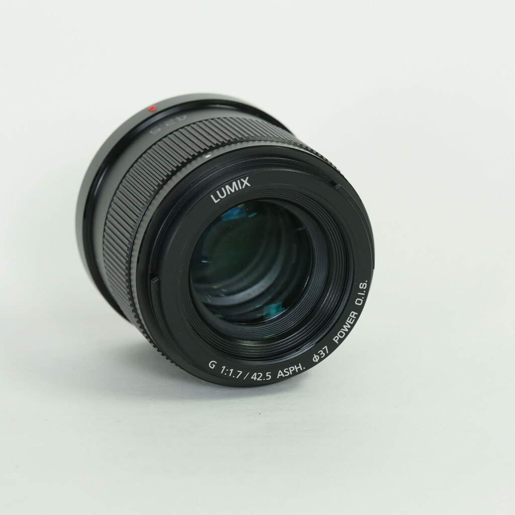 Panasonic LUMIX G 42.5mm / F1.7 ASPH. / POWER O.I.S.