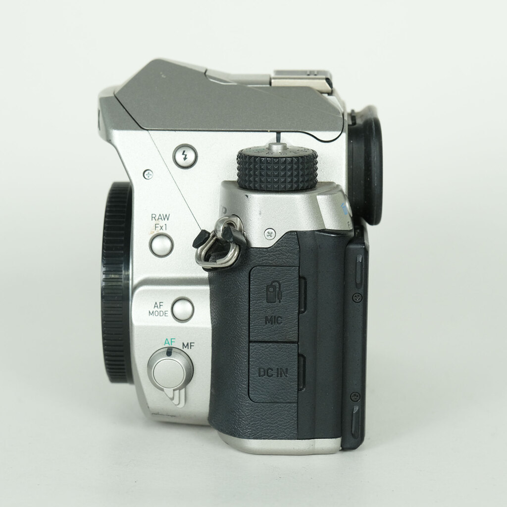 PENTAX KP ボディ シルバー PENTAX KP ボディ シルバー