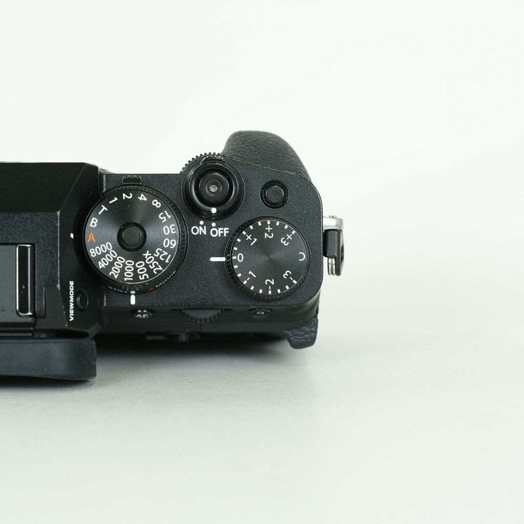 FUJIFILM X-T4 FUJIFILM X-T4