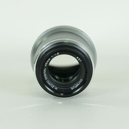 OLYMPUS M.ZUIKO DIGITAL 45mm F1.8