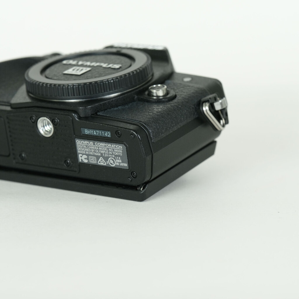 OLYMPUS OM-D E-M10 Mark III