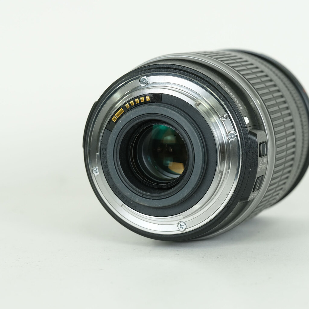 Canon EF-S18-200mm F3.5-5.6 IS Canon EF-S18-200mm F3.5-5.6 IS