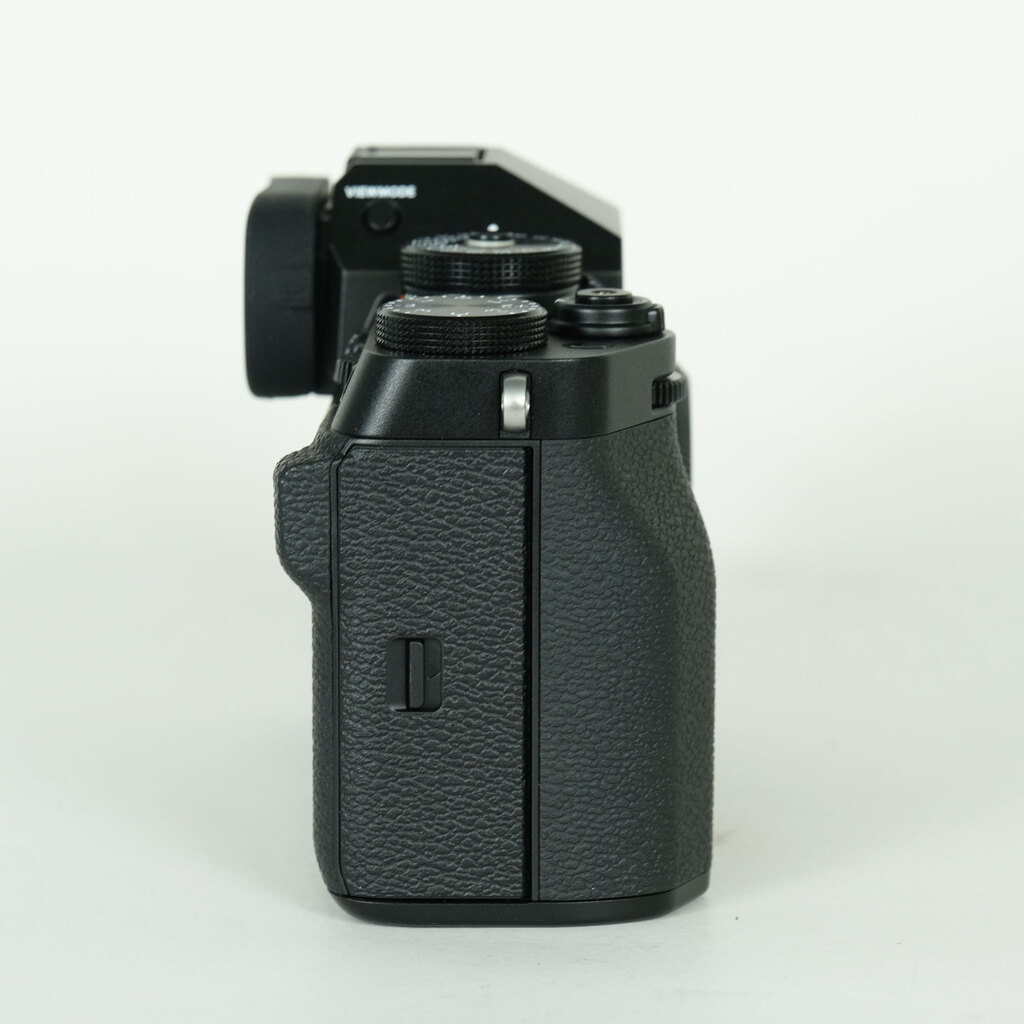 FUJIFILM X-T5 [�{�f�B �u���b�N]