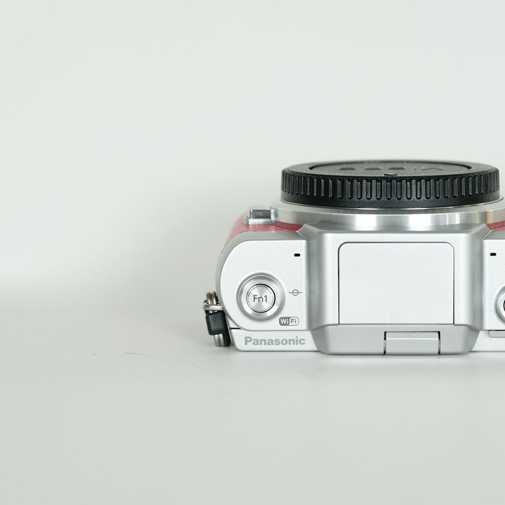 Panasonic LUMIX DMC-GF7 ボディ ピンクの出品 | ONE SCENE（ワンシーン）