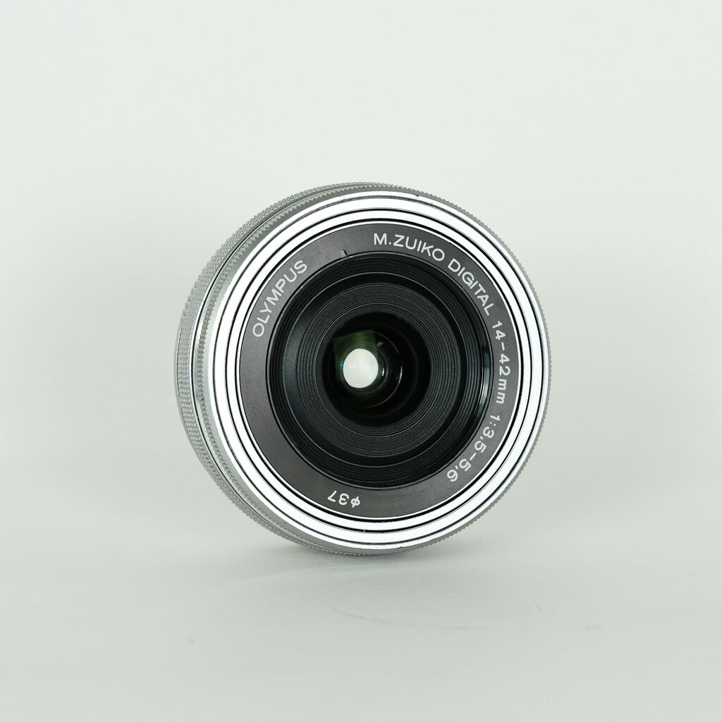 OLYMPUS M.ZUIKO DIGITAL ED 14-42mm F3.5-5.6 EZ シルバー OLYMPUS M.ZUIKO DIGITAL ED 14-42mm F3.5-5.6 EZ シルバー