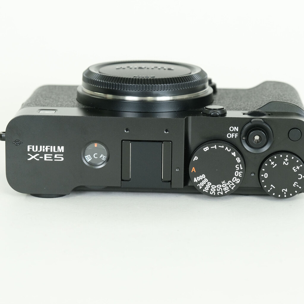 FUJIFILM X-E5