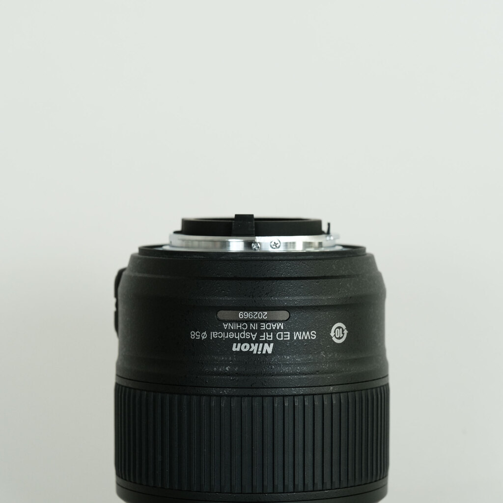 Nikon AF-S NIKKOR 35mm f/1.8G ED Nikon AF-S NIKKOR 35mm f/1.8G ED