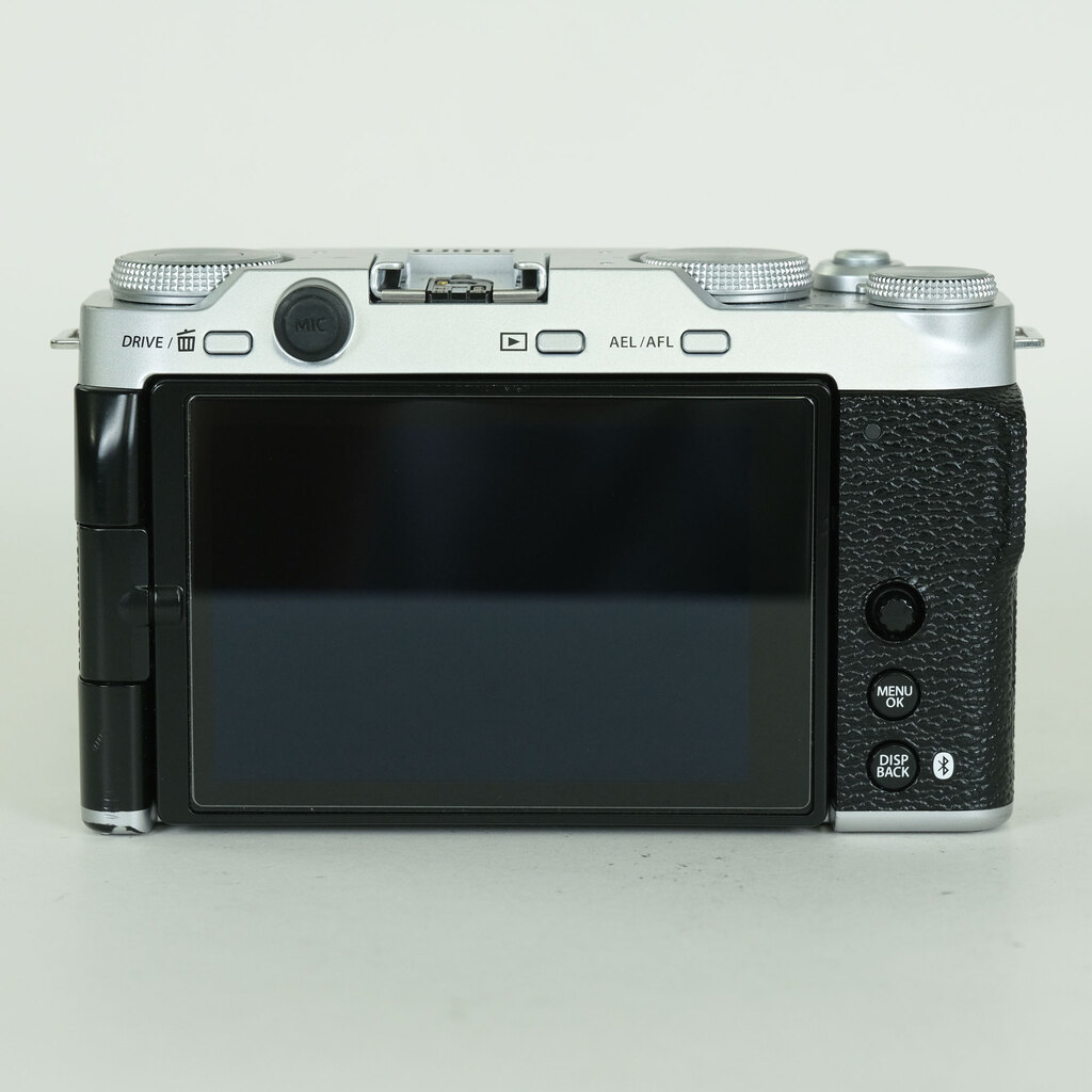 FUJIFILM X-M5
