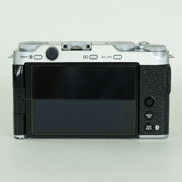 FUJIFILM X-M5