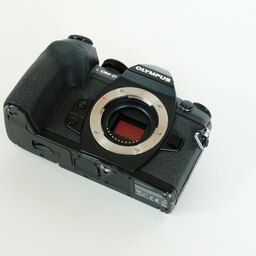 OLYMPUS OM-D E-M1 Mark II