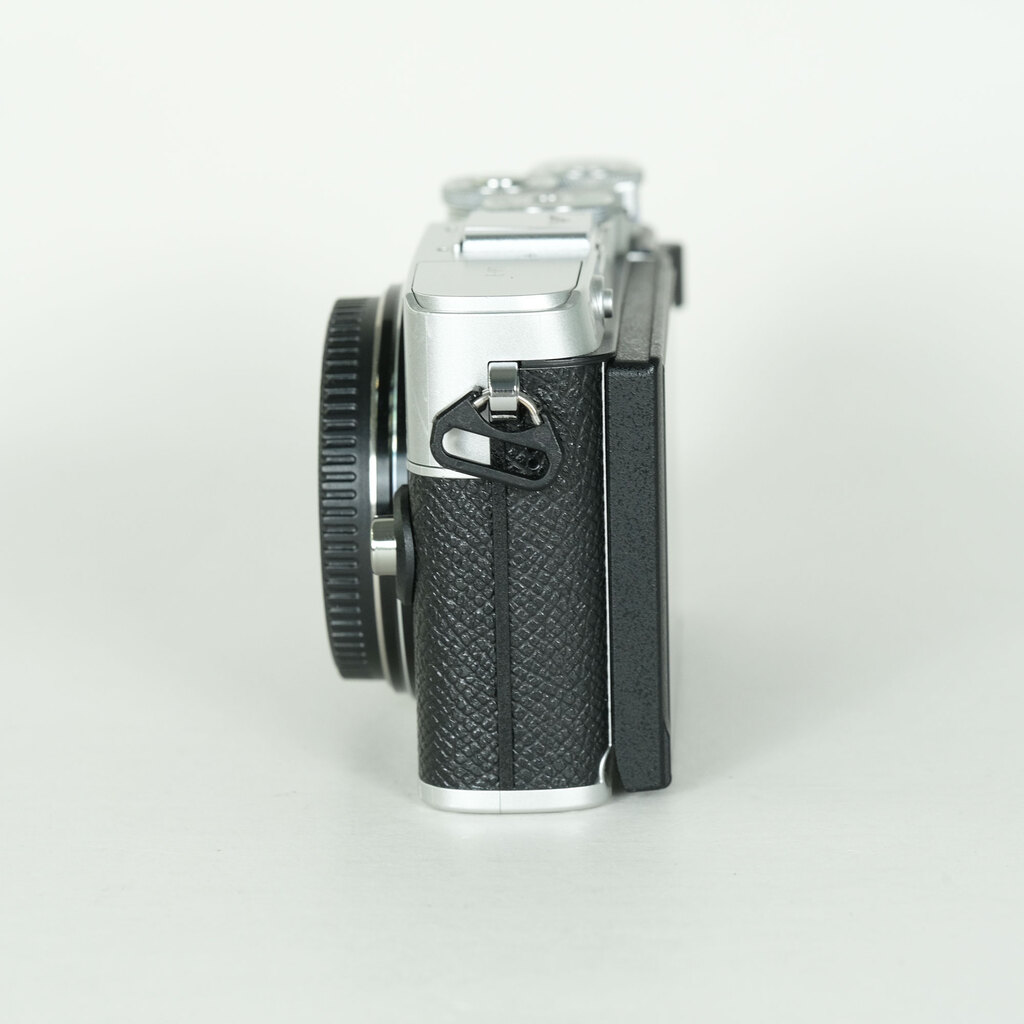 OLYMPUS PEN E-P7 [�{�f�B �V���o�[]