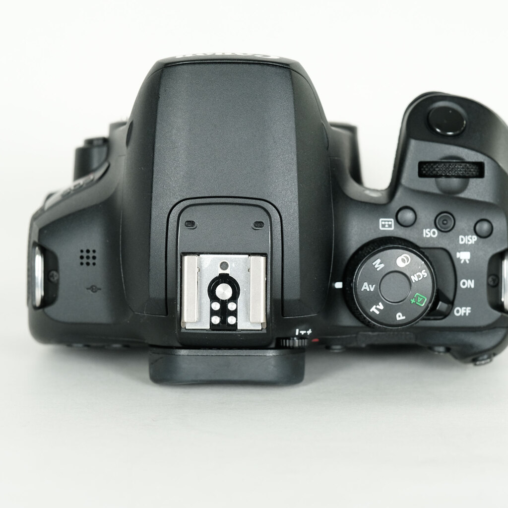 Canon EOS Kiss X10i