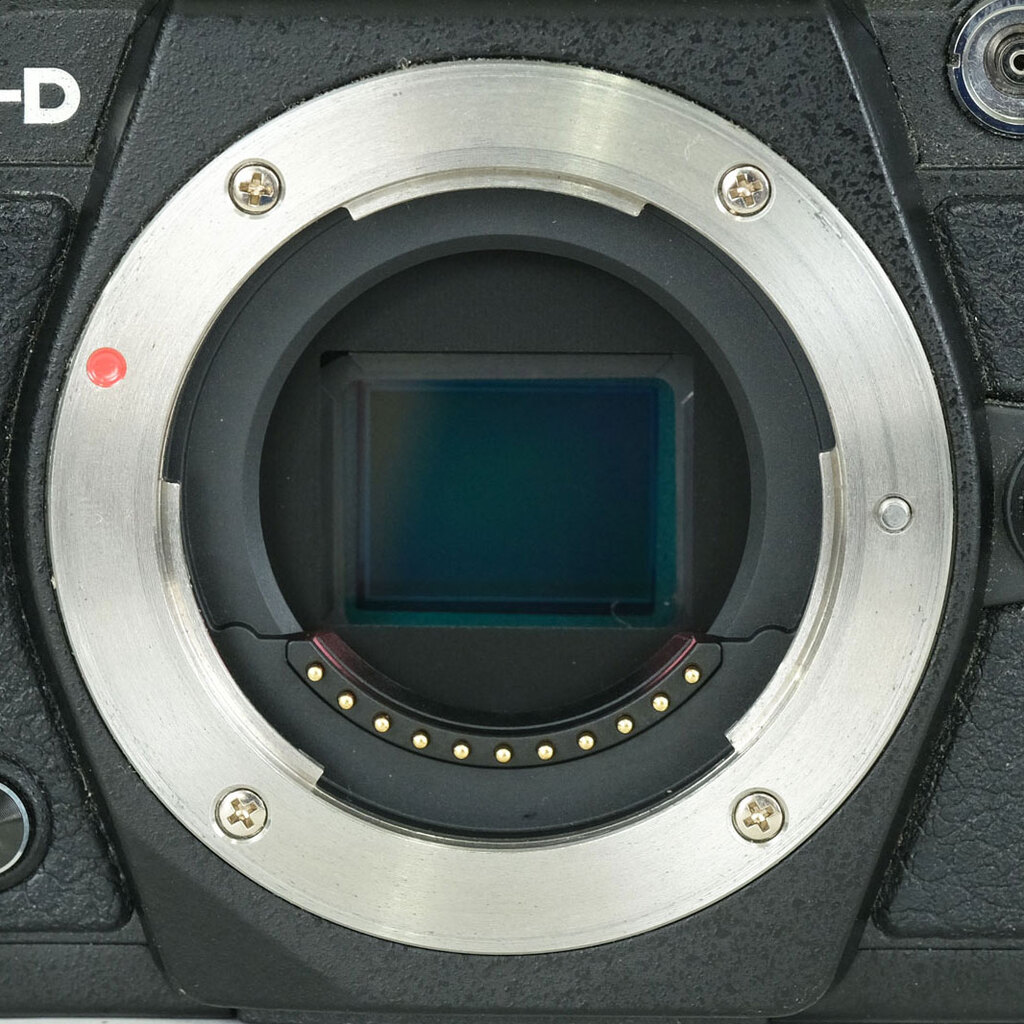 OLYMPUS OM-D E-M5 Mark II