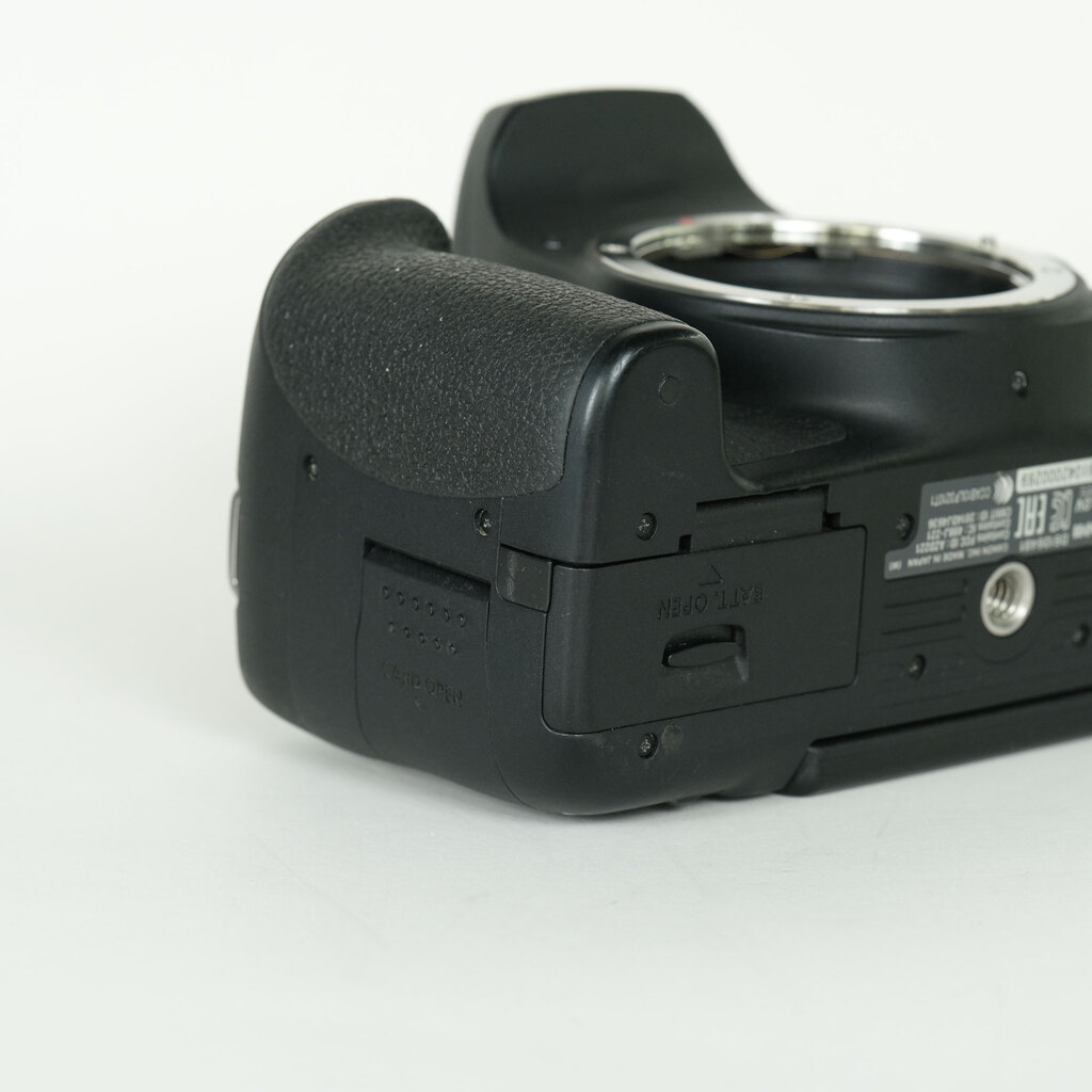 Canon EOS 8000D