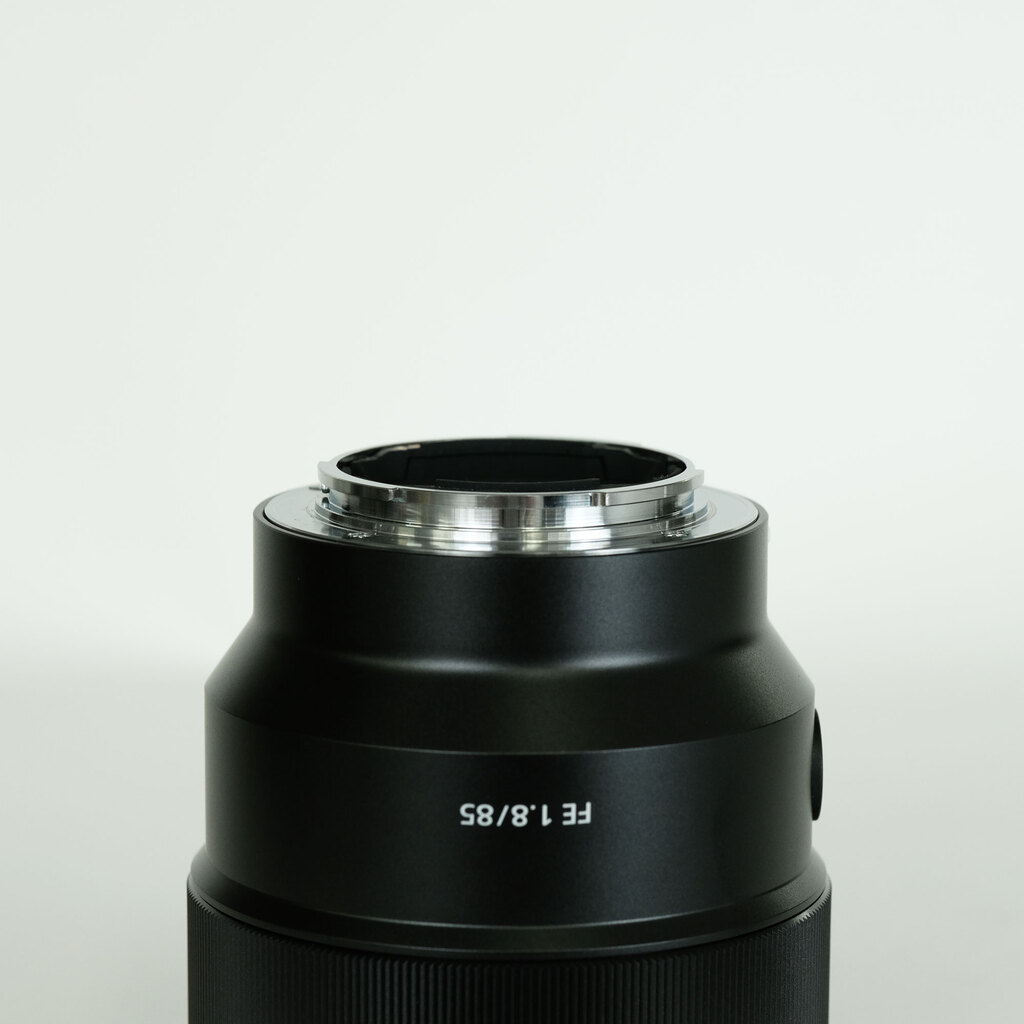 SONY FE 85mm F1.8 SEL85F18 SONY FE 85mm F1.8 SEL85F18
