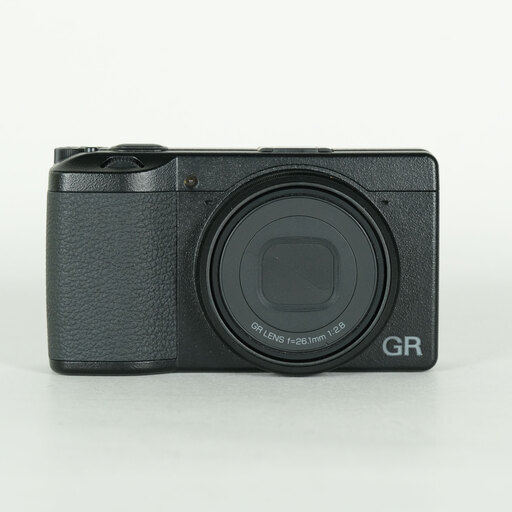 RICOH GR IIIxを徹底解説。標準域でも本領を発揮する、最強のスナップ