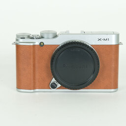 FUJIFILM X-M1 ボディ ブラウン FUJIFILM X-M1 ボディ ブラウン