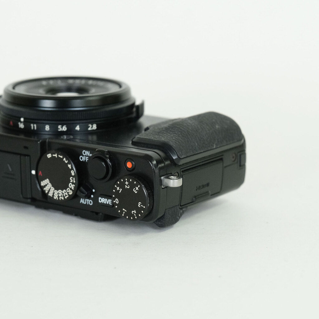 FUJIFILM X70 ブラック