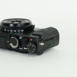 FUJIFILM X70 ブラック