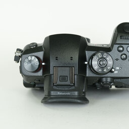 Panasonic LUMIX DC-GH5M2 Panasonic LUMIX DC-GH5M2