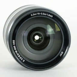 SONY E18-200mm F3.5-6.3 OSS SEL18200