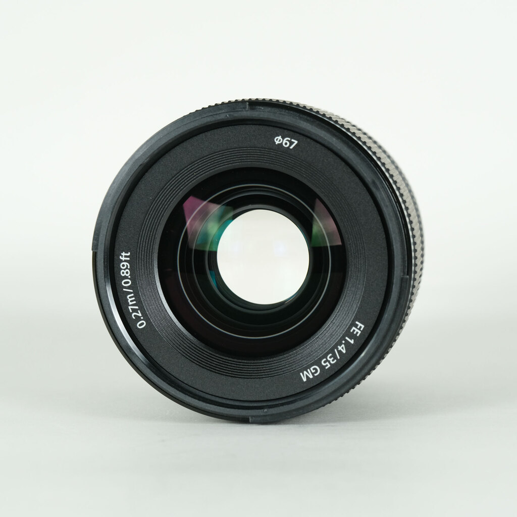 SONY FE 35mm F1.4 GM SEL35F14GM 今晩のみお値下げ SONY FE 35mm F1.4 GM SEL35F14GMの出品 | ONE SCENE（ワンシーン）
