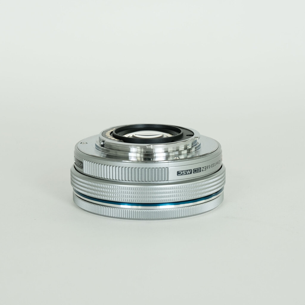 OLYMPUS M.ZUIKO DIGITAL ED 14-42mm F3.5-5.6 EZ シルバー