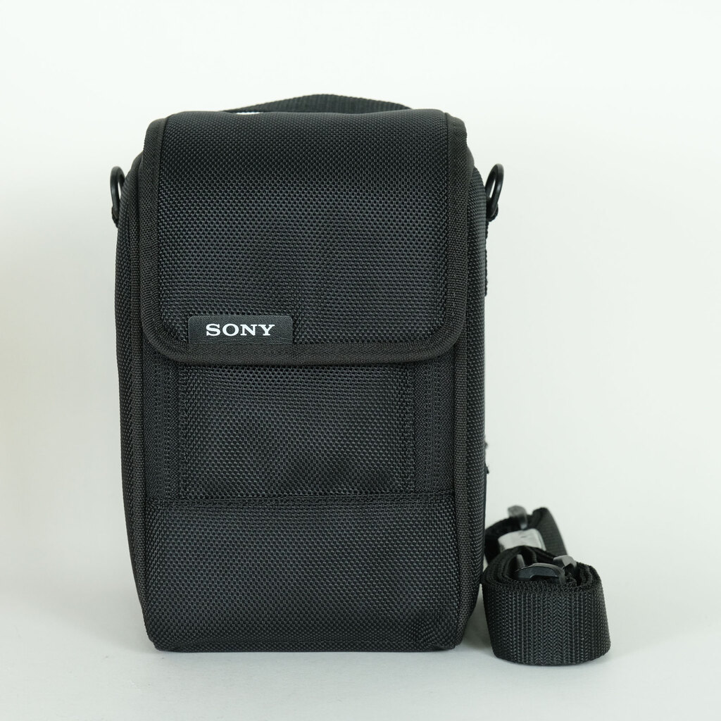 SONY FE 135mm F1.8 GM SEL135F18GMの出品 | ONE SCENE（ワンシーン）