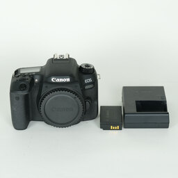 Canon EOS 9000D