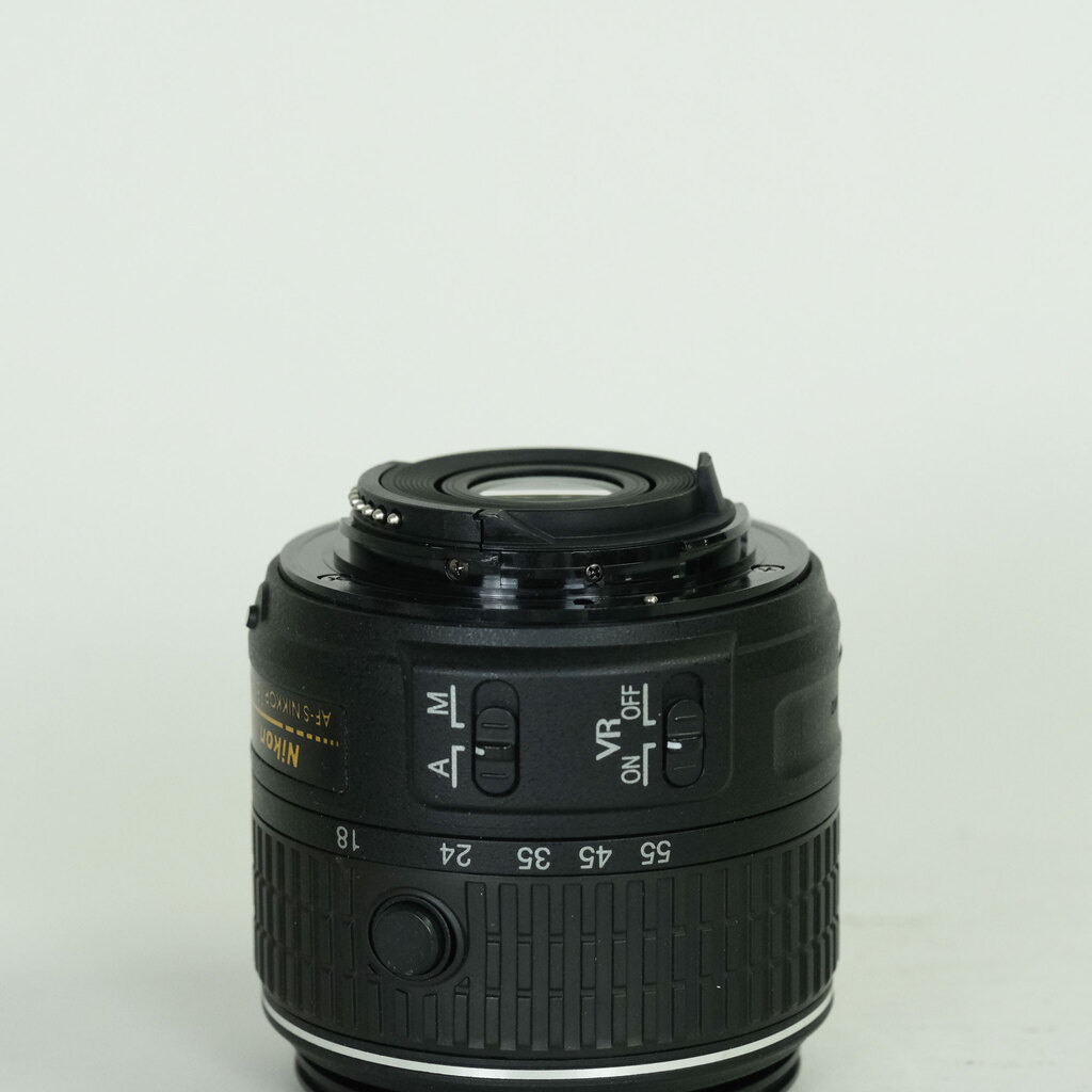 Nikon AF-S DX NIKKOR 18-55mm f3.5-5.6G VR II