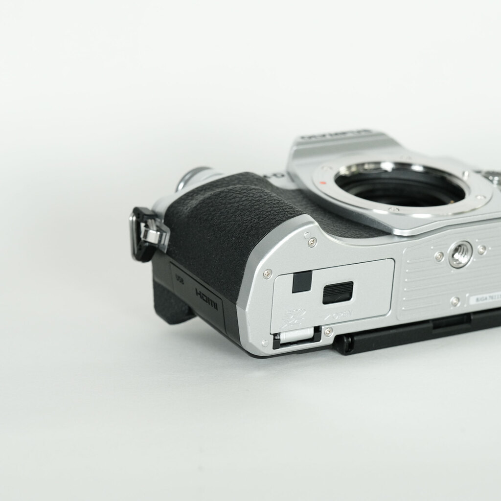 OLYMPUS OM-D E-M10 Mark IV