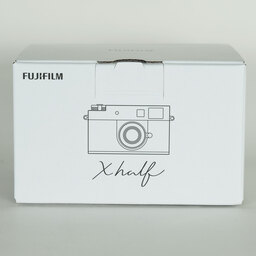 FUJIFILM X half X-HF1