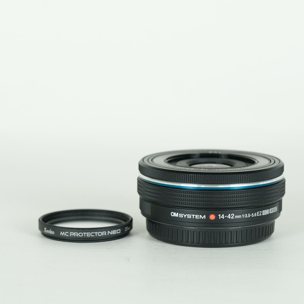 OM SYSTEM M.ZUIKO ED 14-42mm F3.5-5.6 EZ ブラックの出品 | ONE