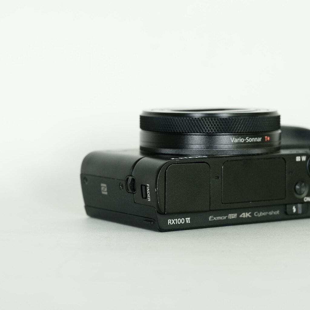 SONY Cyber-shot DSC-RX100M6