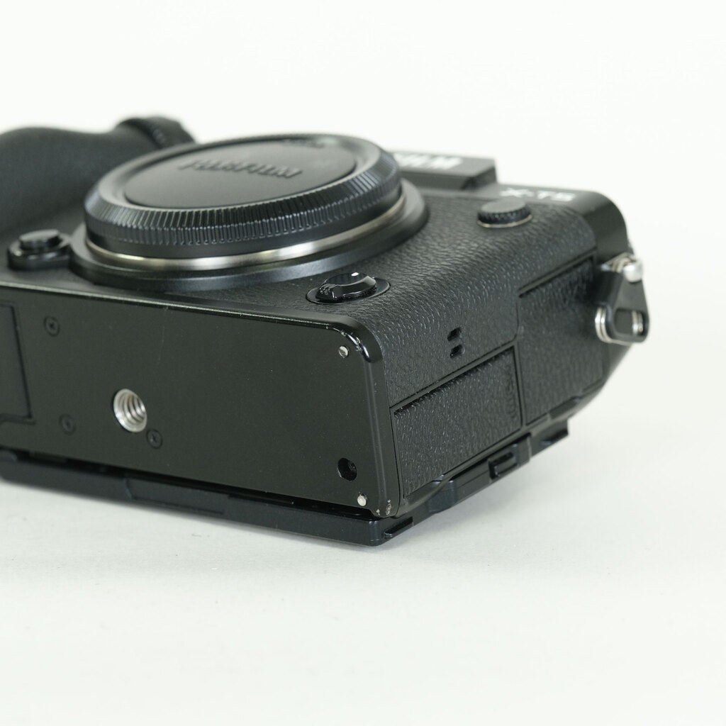FUJIFILM X-T5