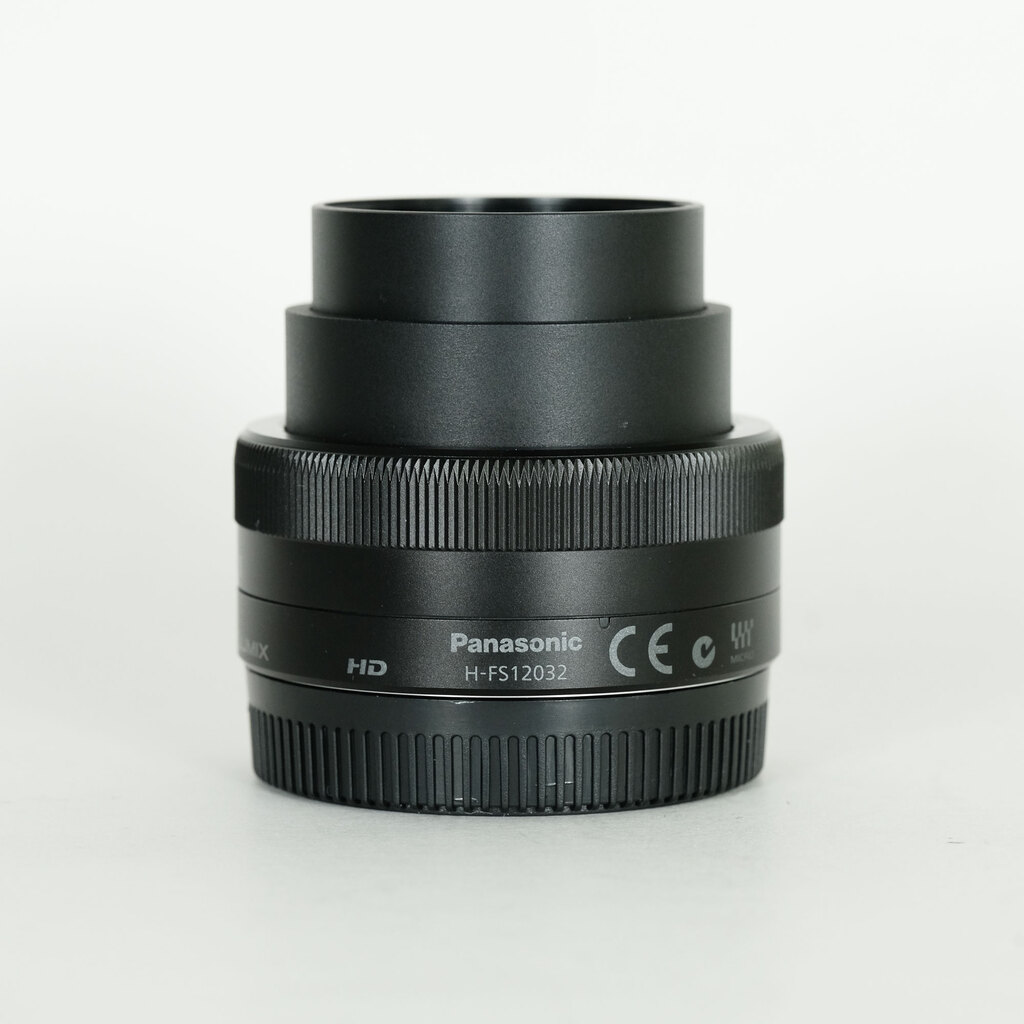 Panasonic LUMIX G VARIO 12-32mm / F3.5-5.6 ASPH. / MEGA O.I.S.